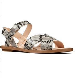 - Clarks Women Sneak Leather Willow Gild Sandal NEW N BOX Reemoly
